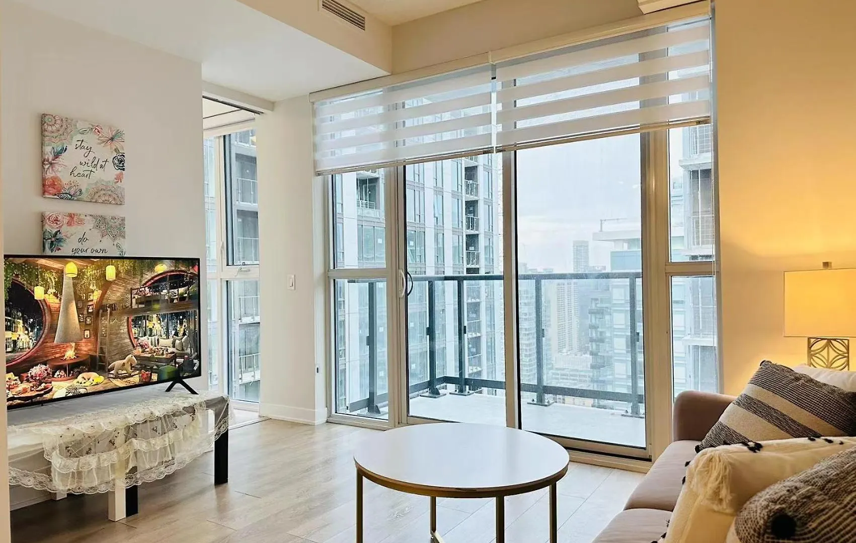 Lovely One Bedroom / Entertainment District P4 多伦多 公寓